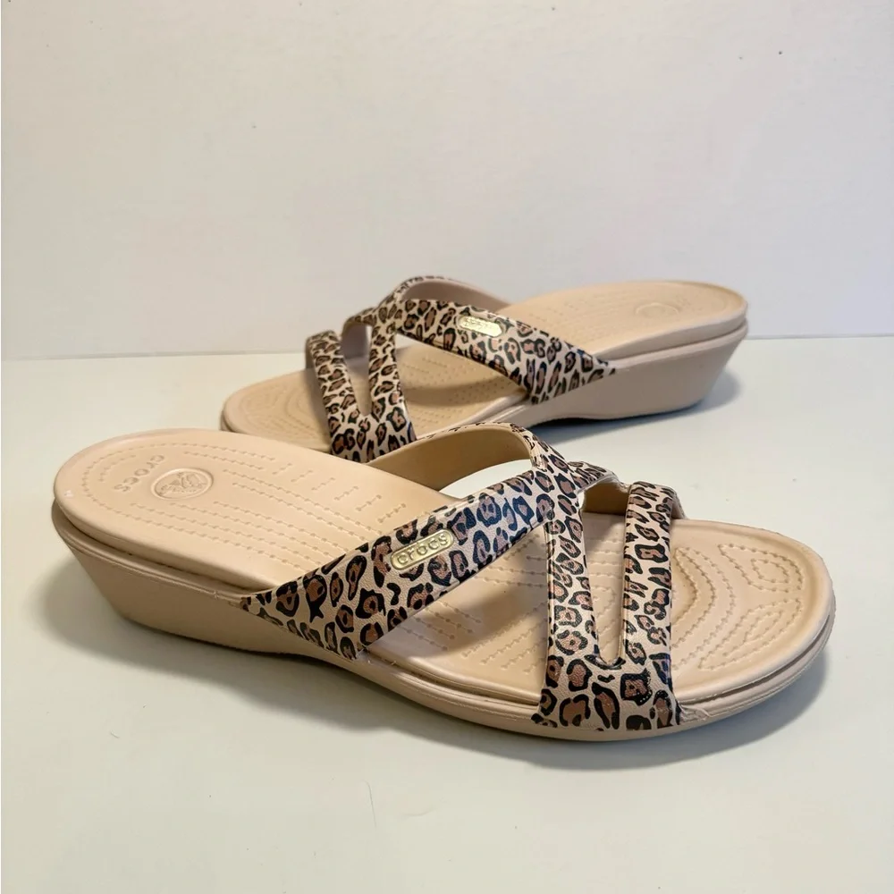 Crocs Patricia II Leopard Wedge‎ Sandals Women's Size 10